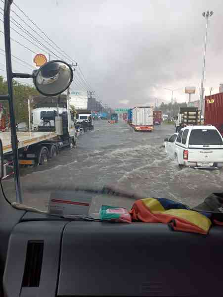 ฝนตกน้ำท่วมแล้ว มอเตอร์เวย์สาย 7